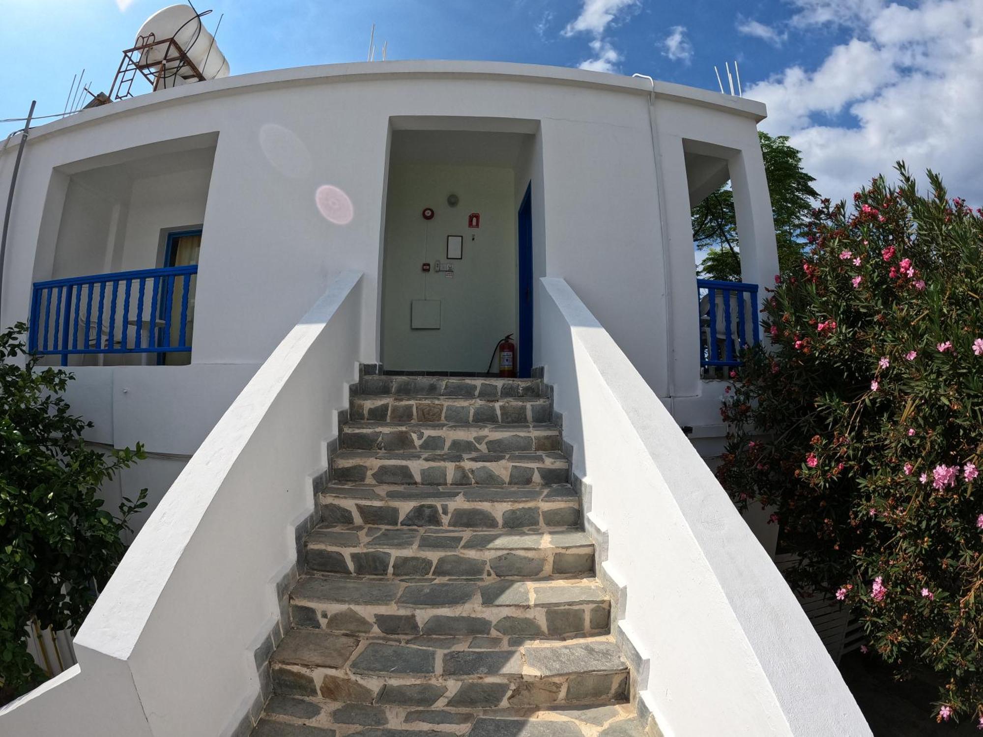 Island Budget Apartments Paphos Exteriér fotografie