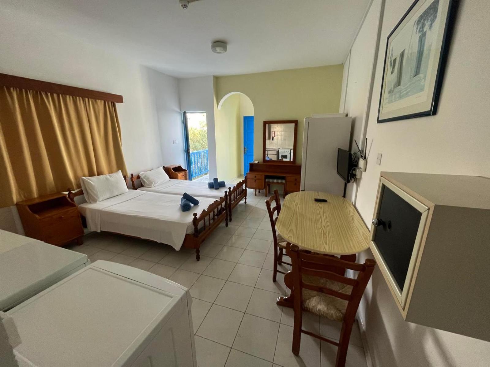Island Budget Apartments Paphos Exteriér fotografie